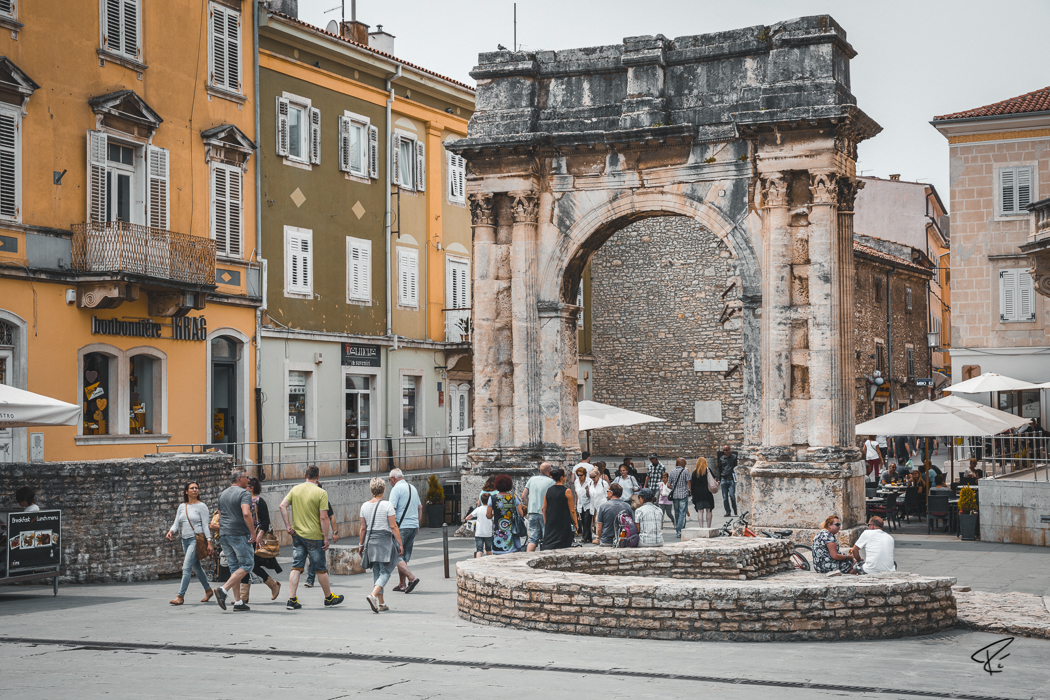 Pula Istria Croatia Triumpfbogen Triumphal Arch